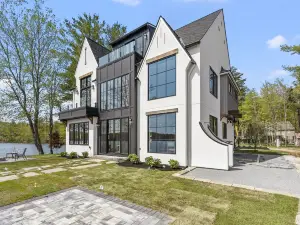 VRBO Top 10 - Copley's Lakefront Cottage and Guest House on its own Peninsula