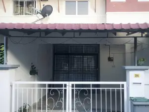 RNH Homestay Springhill (Muslim Only2 Storey)