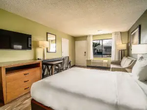 The Buena Park Hotel & Suites