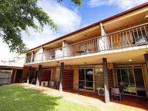 Sundowner Hotel Motel