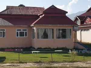 New Tourist Inn