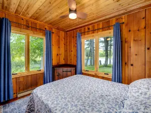 Beautiful Family Cabin with Cozy Interior and Exterior in Saint Croix Falls, Wisconsin