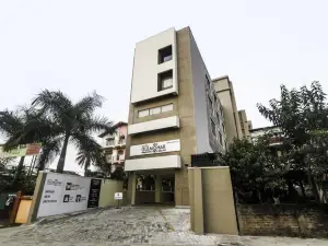 Hotel Gulmohar Grand