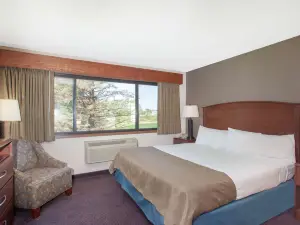 AmericInn by Wyndham Hutchinson