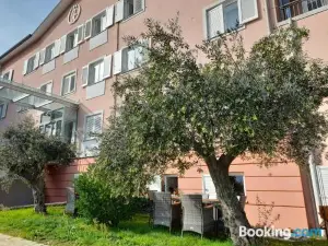 โรงแรม โคซานา