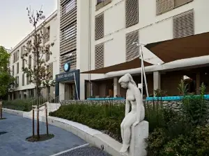Hotel Adalbert Szent Tamas haz