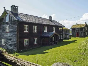 Hysjulien Gård