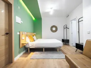 Vallecas Suites by Olala Homes