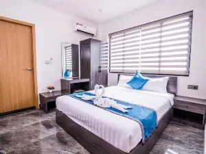 แอนด์เจ แคมพอท บูทีค