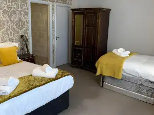 The City Hotel
