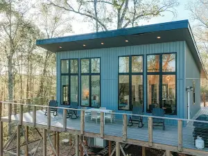 The Hilltop Hideaway at Lake Hartwell