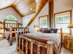 Dog-Friendly Lake-View Cabin with Deck, Firepit & Pool Table
