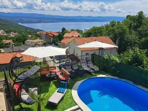 Beautiful Luxury Apartment in Villa Emily With Amazing Sea View