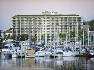 เมนสเตย์ สวีทส์ ทาวน์สวิลล์