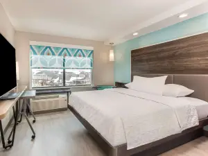 Tru by Hilton Madison West