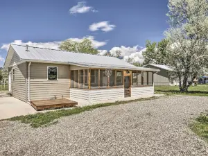Idyllic Gem: Screened Porch, 1/2 Mi to River!