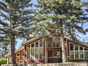 Cloudcroft Mtn Home w/ Patio, Walk to Golf Course!