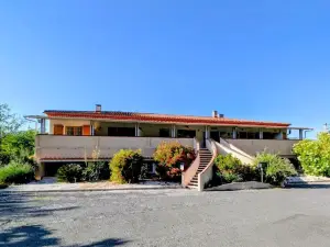 Hôtel Restaurant Mas le Châtelet