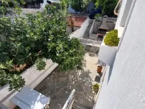 Periklis Beach House Near Athens Airport