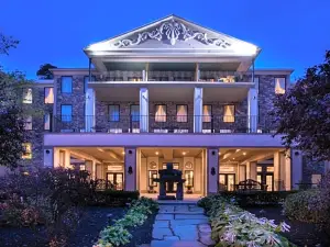 Niagara Crossing Hotel and Spa