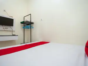 RedDoorz Syariah Near RS Tentara Solok
