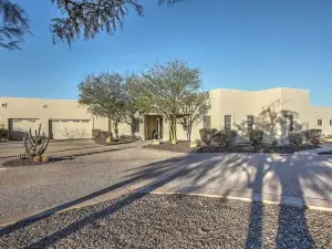 Mountain Majesty Escape Queen Creek Home with Pool!