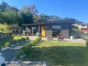 Moana Bnb, Picton