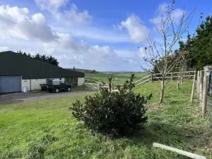 Poachers Hut - Captivating 1-Bed Cottage Shorwell