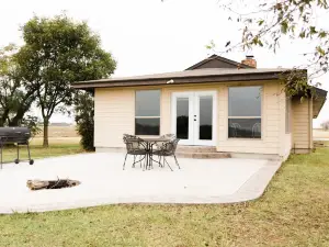 Cottage By The Lake; 40 acre farm with beautiful view of our 15 acre lake.