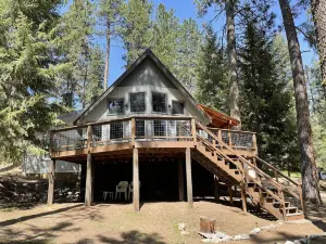 The Cabin At Sleepy Hollow  Sleeps 10-12