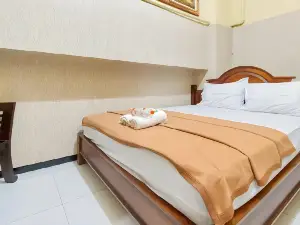 Hotel Shinta 2 Near Alun Alun Kertosono Mitra RedDoorz