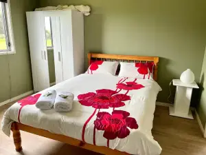 Great couple and family country cabin