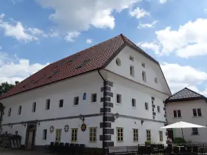 Apartments Možinetova hiša