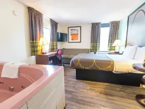 Super 8 by Wyndham Branson/Andy Williams Theatre