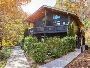 Outland Chalet & Suites Great Smoky Mountains