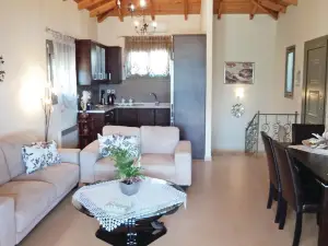 Nice Home in Xyropigado with 4 Bedrooms, Wifi and Outdoor Swimming Pool