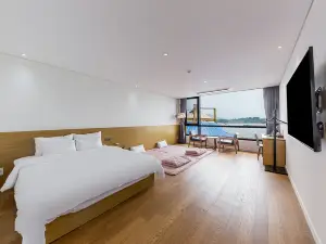 Sacheon Rubens Hotel