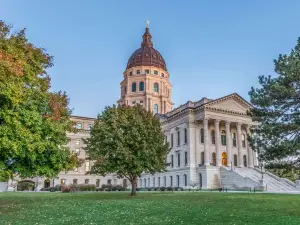 Super 8 by Wyndham Topeka/Wanamaker RD/I-70