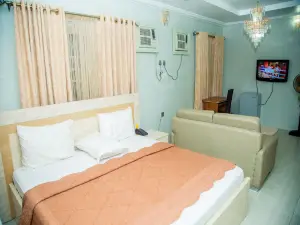 Mandela Queens Hotel
