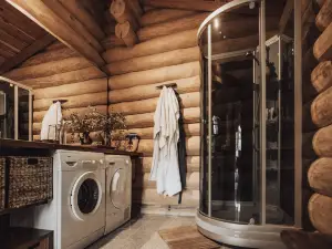 Fjordhygge, Cozy Log Retreat Near Sea & Forest - Sauna & Outdoor Living