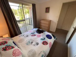 3 Bedroom Town House Near Gosford CBD Sleeps 6 Plus