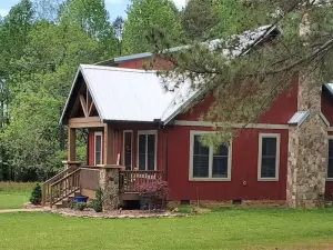 Pet Friendly Country Cottage Near NC Zoo