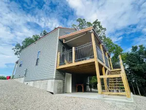 Gasconade Skyview Cabins. Sleep 9 people. 21 miles from Fort Leonard Wood