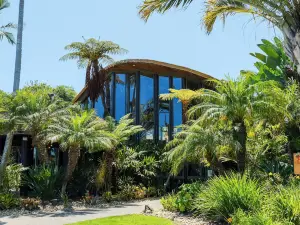 Paradise Point Resort & Spa