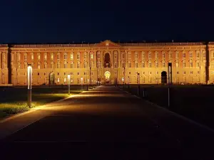 Al Centro Luxury Home