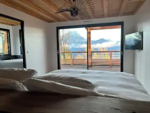 เลส์ บัลกงส์ เดอ แซ็งต อาโปลแล็นแนร์