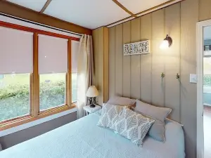 Amazing Lakeview-Cozy Cottage- Private Beach AccessSleeps 6