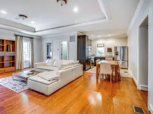 Guest House in Private Villa ~ 23 Mi to Washington