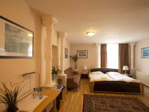 Hotel Apex