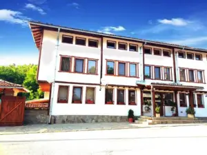 Yakovtsi Inn